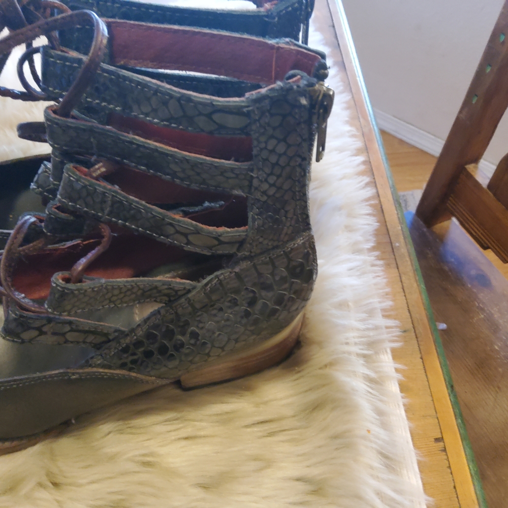Freebird by Steven "Malone" Size 9 EUC - Picture 7 of 11